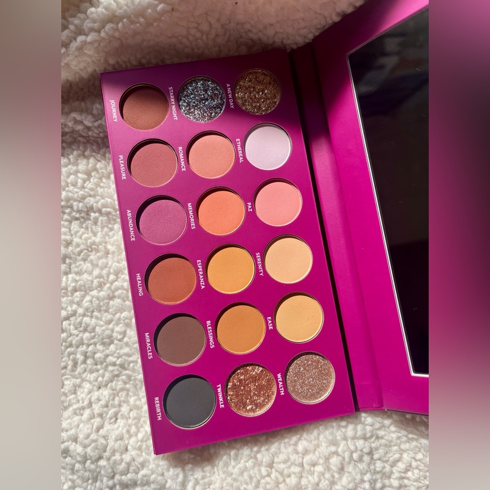 Tresluce Beauty Midnightt Deseos Shadow Palette